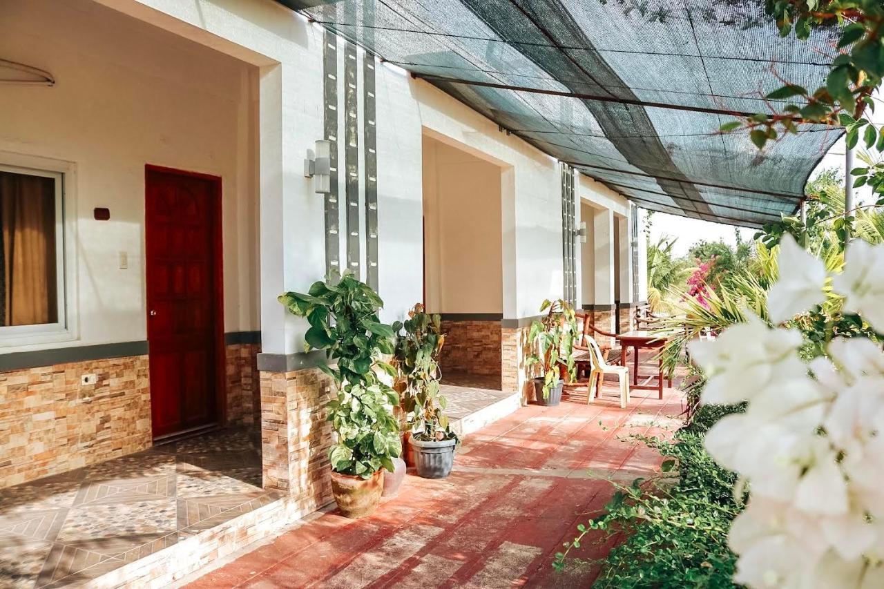 Airport View Hotel Vigan Luaran gambar
